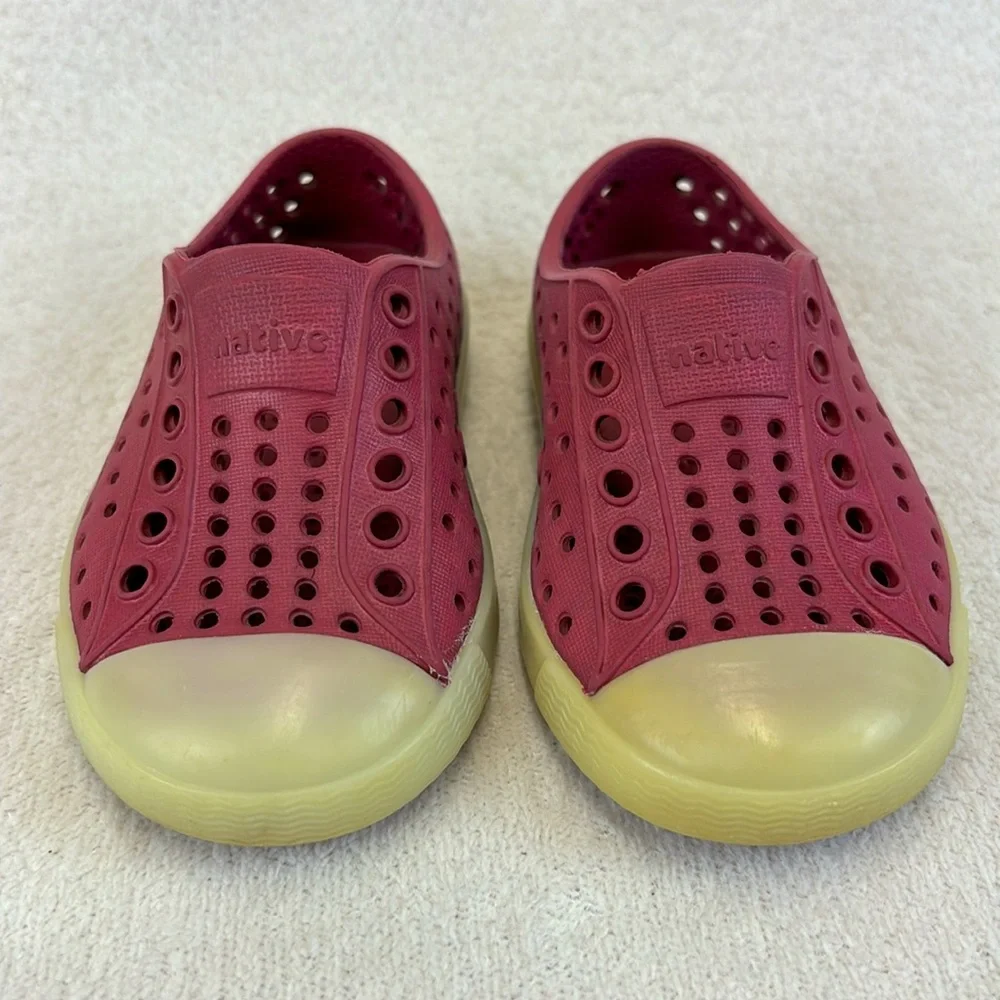 NATIVE Jefferson Glow In The Dark Slip On Shoes Purple Size 4